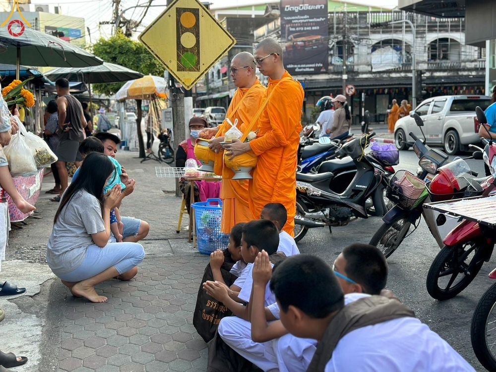 ภาพ No.133277:กิจวัตรกิจกรรมการฝึกตัวก่อนบวช และพิธีตัดปอยผมธรรมทายาท ณ ศูนย์ปฏิบัติธรรมและอบรมเยาวชนเมืองยะลา วันที่ 1-2 เมษายน พ.ศ. 2567