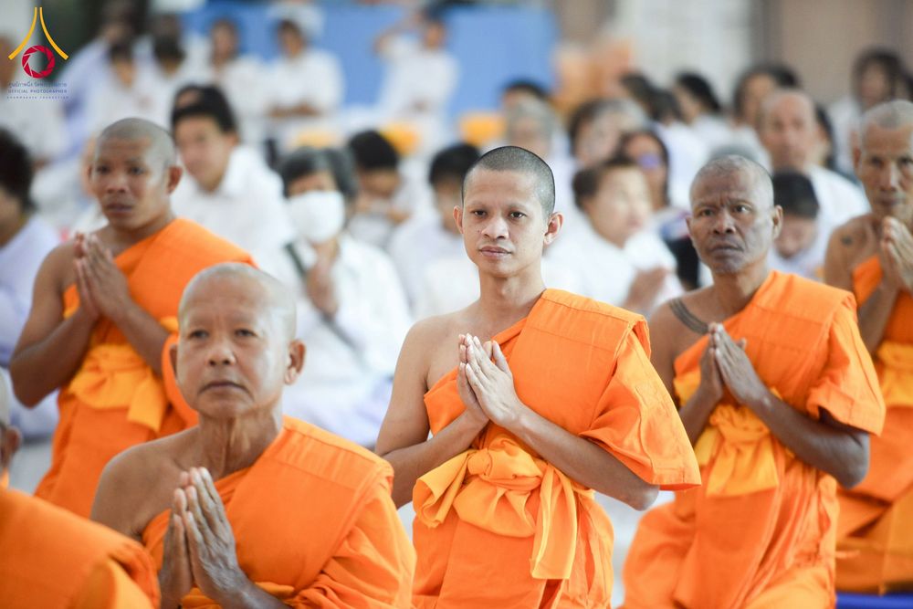 ภาพ No.278118:วันเสาร์ที่ 6 ธันวาคม พ.ศ. 2568 พิธีเวียนประทักษิณ ขอขมามอบผ้าไตร บรรพชาอุปสมบทหมู่ธรรมทายาท จำนวน 53 รูป โครงการอุปสมบทหมู่ รุ่นบูชาธรรมมหาปูชนียาจารย์ ประจำปี 2568 จังหวัดสระบุรี