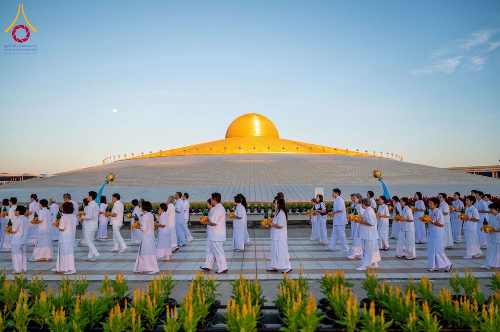 ภาพ No.276632:วันเสาร์ที่ 6 ธันวาคม  พ.ศ. 2568 พิธีเวียนประทักษิณและพิธีวันทาเจดีย์ โครงการอุปสมบทบูชาธรรมมหาปูชนียาจารย์ ประจำปี พ.ศ.2568 โครงการบวชพระนานาชาติ AEC และ WAB รุ่น CEO (นักบริหาร) รุ่นที่ 5 ณ มหาธรรมกายเจดีย์ วัดพระธรรมกาย