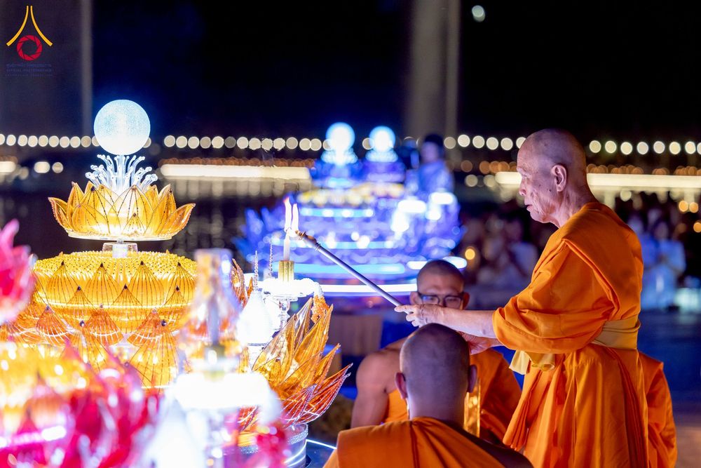 ภาพ No.266320:วันพุธที่ 5 พฤศจิกายน พ.ศ. 2568 (วันพระ ขึ้น 15 ค่ำ เดือน 12) พิธีลอยกระทงธรรม  ณ สระมหาเศรษฐีทะเลบุญ มหาวิหารพระมงคลเทพมุนี วัดพระธรรมกาย จ.ปทุมธานี