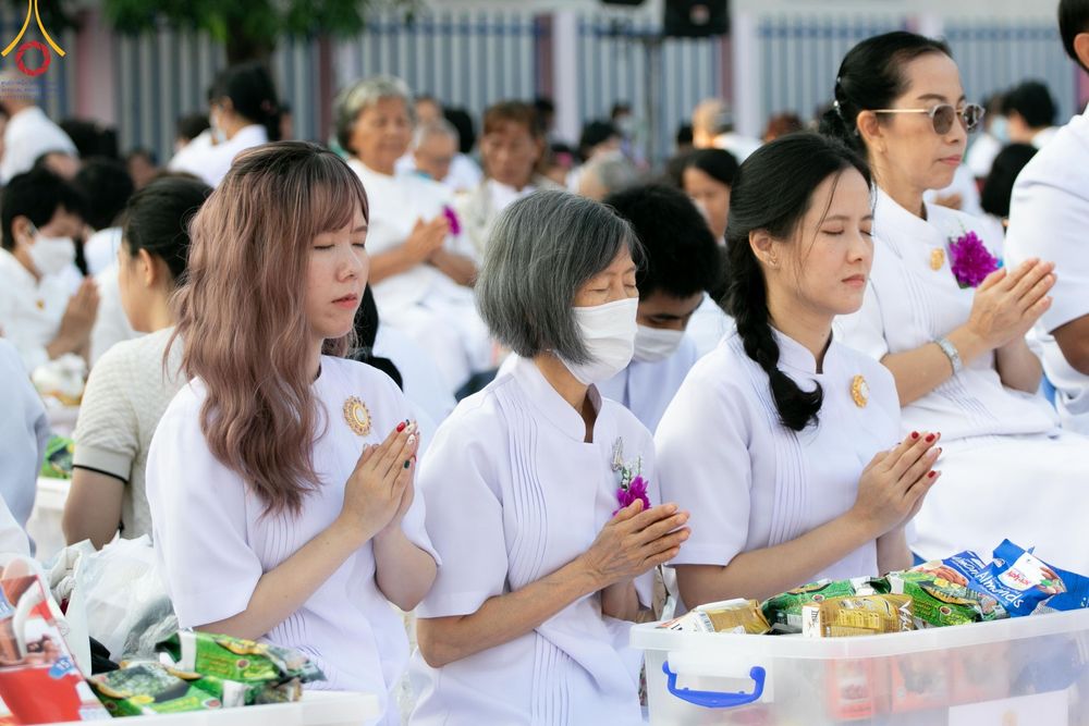 ภาพ No.116062:พิธีตักบาตรพระธรรมยาตรา ณ อนุสรณ์สถานลำดับที่ 4 สถานที่เกิดด้วยกายธรรม วัดโบสถ์(บน) จ.นนทบุรี วันที่ 21 มกราคม พ.ศ. 2567