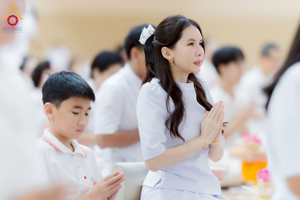 ภาพ No.270625:วันอาทิตย์ที่ 16 พฤศจิกายน พ.ศ. 2568 ถวายกองทุนโครงการอุปสมบทหมู่ 3,000 รูปทั่วไทย  รุ่นบูชาธรรมมหาปูชนียาจารย์ ณ ห้องแก้วสารพัดนึก 2 สภาธรรมกายสากล วัดพระธรรมกาย