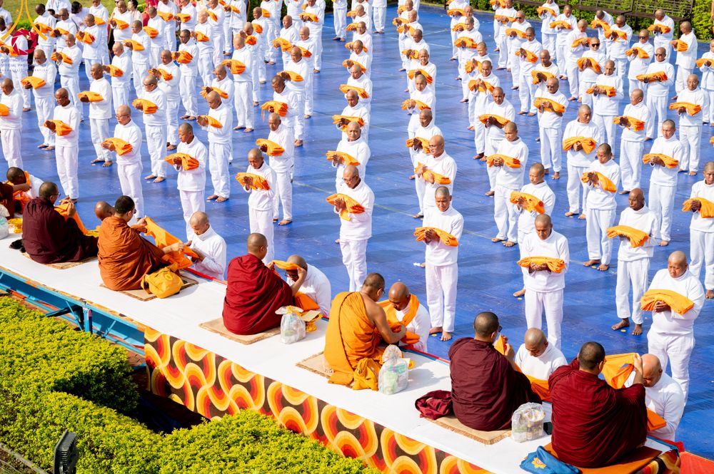 ภาพ No.314117:วันจันทร์ที่ 16 มีนาคม พ.ศ. 2569 พิธีเวียนเทียนประทักษิณ และพิธีบรรพชาสามเณร 500 รูป ณ วิหารมายาเทวี ประเทศเนปาล