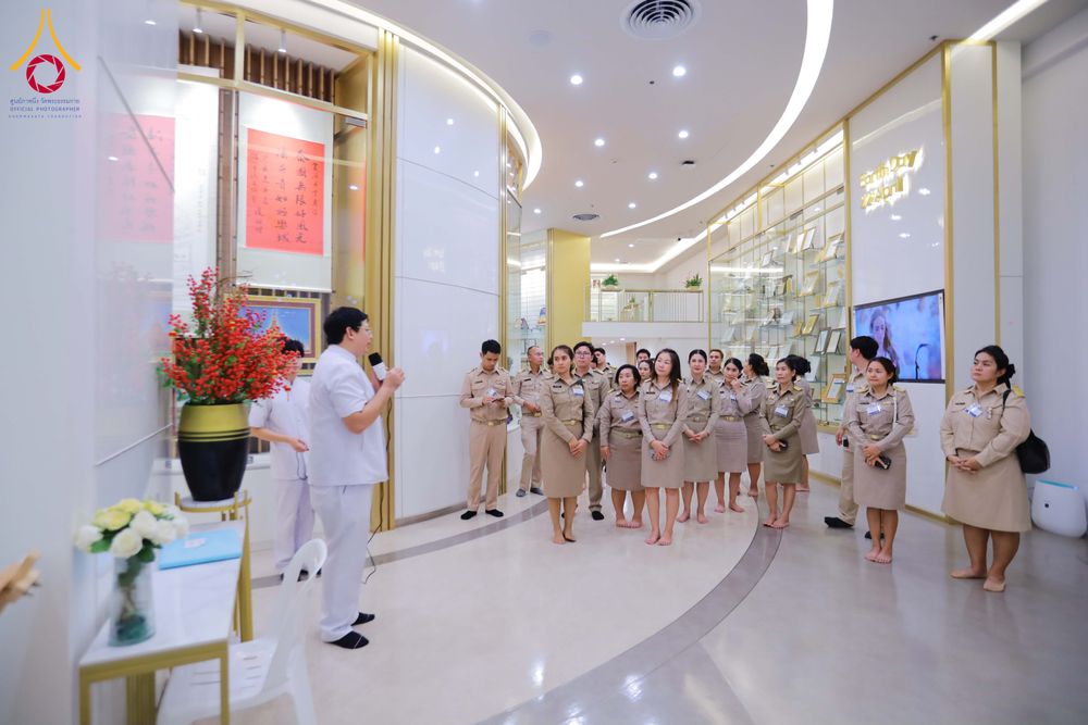 ภาพ No.311575:วันจันทร์ที่ 23 กุมภาพันธ์ พ.ศ. 2569 เปิดโลกทัศน์ผู้บริหารสถานศึกษายุคใหม่ เรียนรู้ต้นแบบการพัฒนาคนผ่านพลัง “บวร–V-Star” ผู้เข้ารับการพัฒนาตามโครงการ สพฐ. ศึกษาดูงานวัดพระธรรมกาย เสริมภาวะผู้นำคุณธรรมสู่การบริหารโรงเรียนอย่างยั่งยืน ณ อาคาร 100 ปี คุณยาย