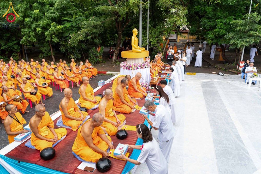 ภาพ No.351478:วันที่ 22 กันยายน พ.ศ. 2569  พิธีตักบาตรสามเณรธรรมทายาท โครงการบรรพชาพัฒนาคุณธรรม จริยธรรม  สำหรับนักเรียนนายสิบตำรวจ (นสต.) รุ่นที่ 16 ศูนย์ฝึกอบรมตำรวจภูธรภาค 1  ณ วัดพระพุทธบาทราชวรมหาวิหาร