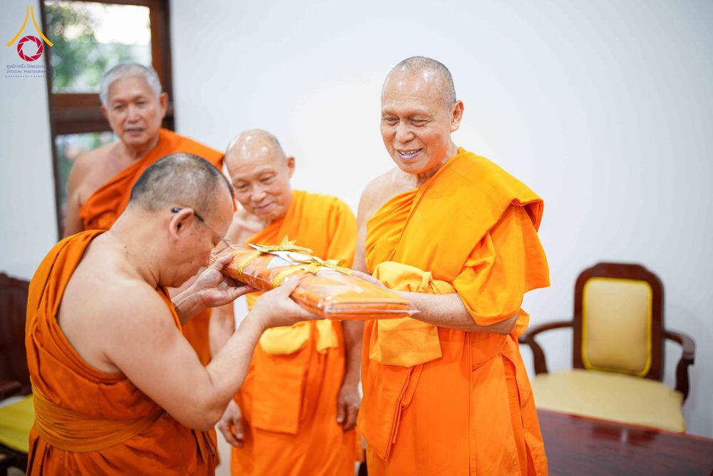 ภาพ No.315807:วันพฤหัสบดีที่ 26 มีนาคม พ.ศ. 2569 พิธีบำเพ็ญกุศล คุณพ่อณรงค์ จินตมากุล  สิริอายุ 99 ปี 11 เดือน โยมบิดา พระครูปลัดรัตนวีรวัฒน์ (รังสฤษดิ์ อิทฺธิจินตโก) ที่ปรึกษาเจ้าคณะจังหวัดปทุมธานี เจ้าอาวาสวัดพระธรรมกาย  ณ ห้องปลูกศรัทธา 2 วัดพระธรรมกาย ปทุมธานี