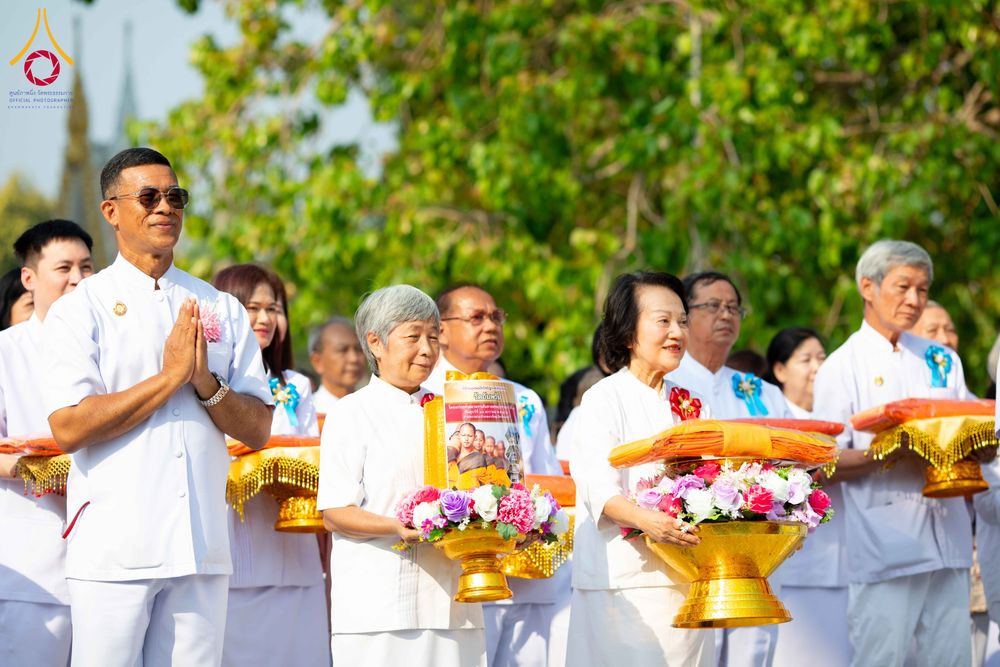 ภาพ No.298849:วันที่ 16 มกราคม พ.ศ. 2569 พิธีทอดผ้าป่าทำนุบำรุงศาสนสถาน ณ วัดอัมพวัน ต.บางม่วง อ.บางใหญ่ จ.นนทบุรี ในโครงการธรรมยาตรา กตัญญูบูชา มหาปูชนียาจารย์ พระมงคลเทพมุนี(สด จนฺทสโร) พระผู้ปราบมาร อนุสรณ์สถาน 7 แห่ง ปีที่ 14