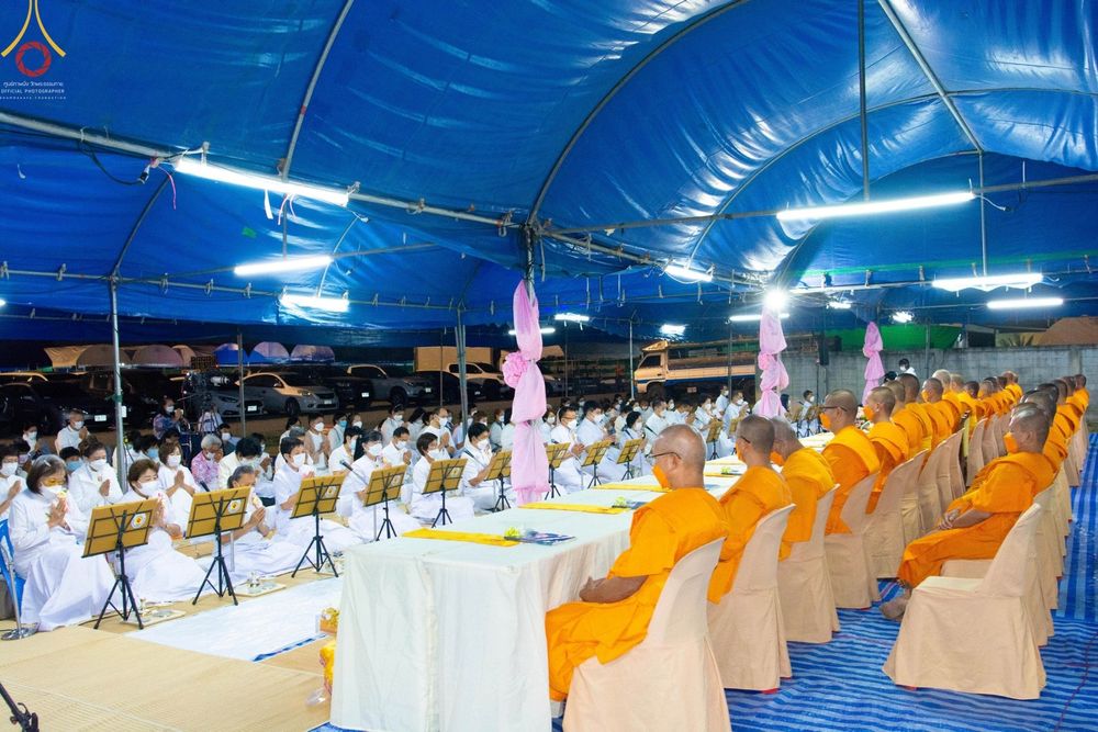 ภาพ No.74570:พิธีถวายภัตตาหารเป็นสังฆทาน แด่คณะพระธรรมยาตราฯ ในโครงการธรรมยาตรากตัญญูบูชา มหาปูชนียาจารย์ พระมงคลเทพมุนี(สด จนฺทสโร) พระผู้ปราบมาร อนุสรณ์สถาน 7 แห่ง ปีที่ 11 วันที่ 28 มกราคม พ.ศ. 2566
