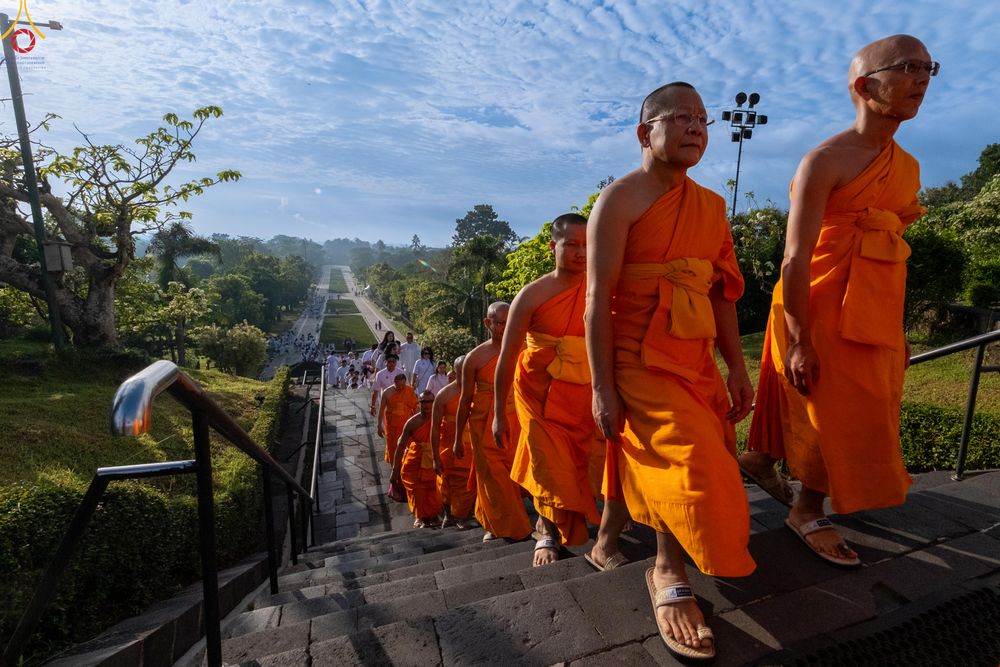 ภาพ No.331224:วันที่ 29 พฤษภาคม พ.ศ.2569 MBMI Tangerang (Majelis Agama Buddha Mahanikaya)  ได้มีการเตรียมงานเพื่อจัดงานวิสาขบูชานานาชาติ (ภาพชุดที่ 2)