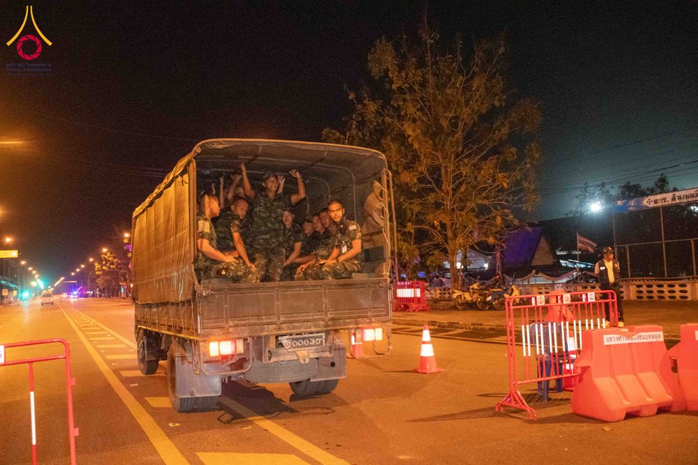 ภาพ No.281477:วันอาทิตย์ที่ 28 ธันวาคม พ.ศ.2568 ตักบาตรพระ 1000 รูป ปีที่ 1 ทำบุญเมืองสตูลส่งท้ายปี ณ หน้าโรงเรียนสตูลวิทยา จ.สตูล