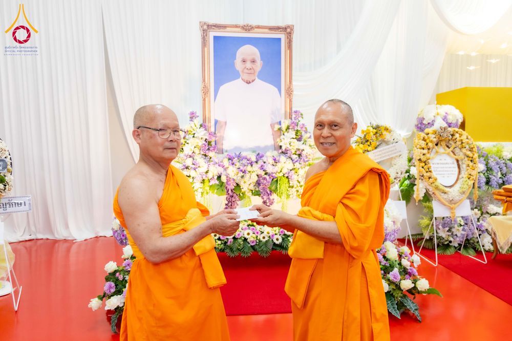 ภาพ No.316169:วันเสาร์ที่ 28 มีนาคม พ.ศ. 2569 พิธีบำเพ็ญกุศล คุณพ่อณรงค์ จินตมากุล  สิริอายุ 99 ปี 11 เดือน โยมบิดา พระครูปลัดรัตนวีรวัฒน์ (รังสฤษดิ์ อิทฺธิจินตโก) ที่ปรึกษาเจ้าคณะจังหวัดปทุมธานี เจ้าอาวาสวัดพระธรรมกาย  ณ ห้องปลูกศรัทธา 2 วัดพระธรรมกาย ปทุมธานี