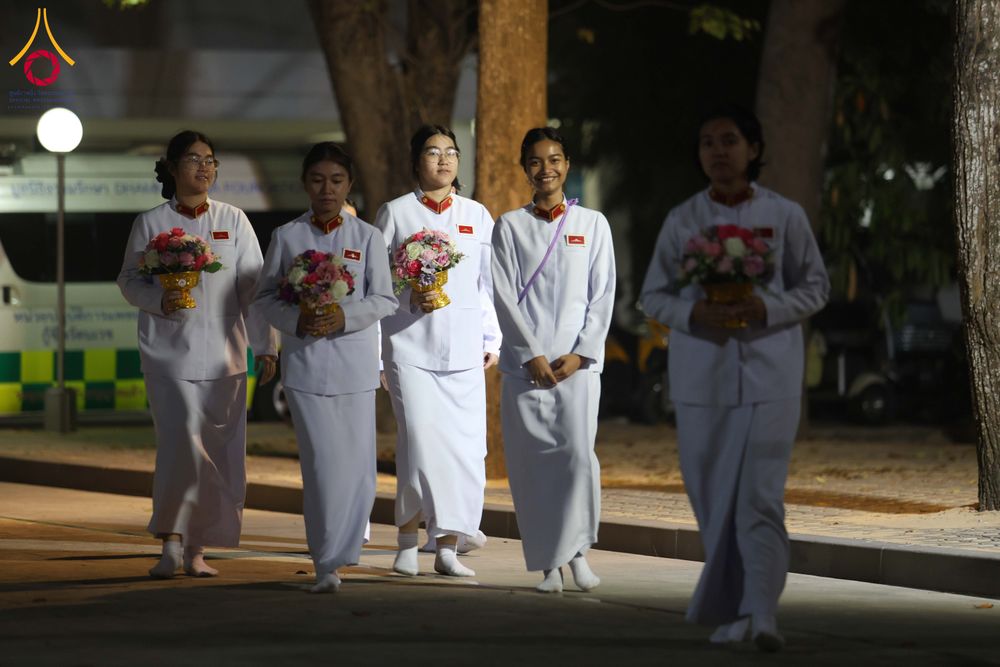 ภาพ No.297997:วันเสาร์ที่ 17 มกราคม พ.ศ. 2569 พิธีบรรพชาอุปสมบท โครงการอุปสมบทหมู่ บูชาธรรมครบ 117 ปี คุณยายอาจารย์มหารัตนอุบาสิกาจันทร์ ขนนกยูง  ณ อุโบสถพระไตรปิฎก วัดพระธรรมกาย