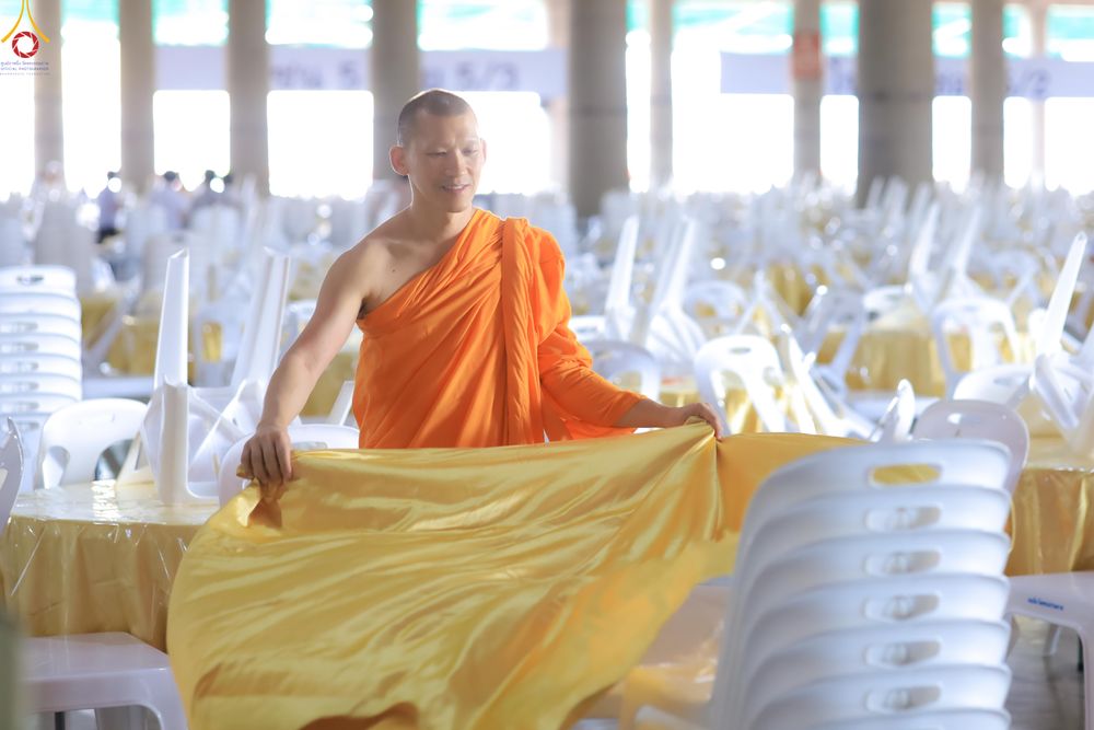 ภาพ No.322685:วันที่ 15-18 เมษายน พ.ศ.2569 การเเตรียมโต๊ะฉัน , เตรียมจุดพักค้าง , เรียงเก้าอี้ , เรียงกล่องไทยธรรม  เพื่องานถวายมหาสังฆทาน 40,000 กว่าวัดทั่วประเทศ วันคุ้มครองโลก 22 เมษายน พ.ศ.2569 วัดพระธรรมกาย