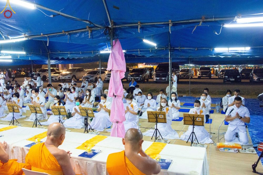 ภาพ No.74067:พิธีถวายภัตตาหารเป็นสังฆทาน แด่คณะพระธรรมยาตราฯ ในโครงการธรรมยาตรากตัญญูบูชา มหาปูชนียาจารย์ พระมงคลเทพมุนี(สด จนฺทสโร) พระผู้ปราบมาร อนุสรณ์สถาน 7 แห่ง ปีที่ 11 วันที่ 25 มกราคม พ.ศ. 2566