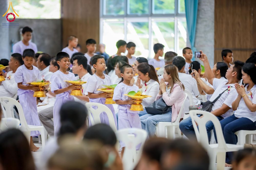 ภาพ No.317399:วันอาทิตย์ ที่ 29 มีนาคม พ.ศ.2569  พิธีปลงผม , พิธีขอขมามอบบาตรและผ้าไตร , พิธีบรรพชา ณ ศูนย์ปฏิบัติธรรมสมุทรปราการ จำนวน 42 รูป