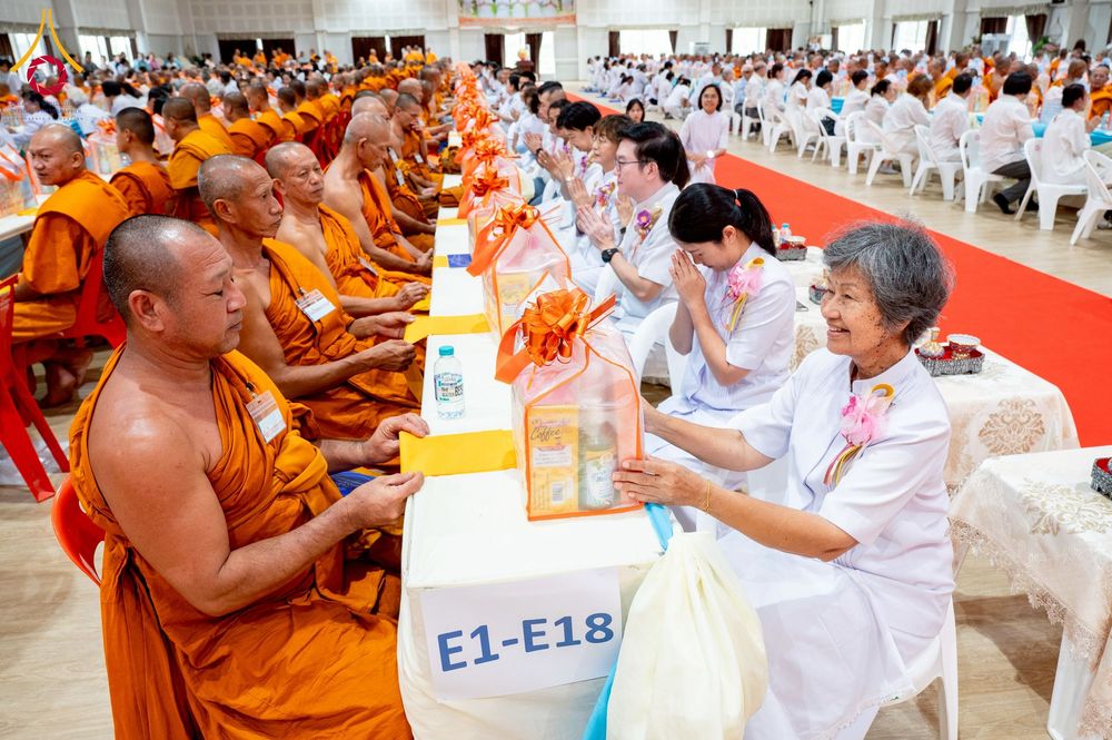 ภาพ No.238929:วันเสาร์ที่ 16 สิงหาคม พ.ศ. 2568 งานบุญประจำปี ครั้งที่ 20 พิธีทักษิณานุปทานแด่บรรพชน ตระกูลผ่องสวัสดิ์และหมู่ญาติที่ล่วงลับไปแล้ว ณ พระมหาเจดีย์ทัตตชีโว ศูนย์อบรมเยาวชนกาญจนบุรี