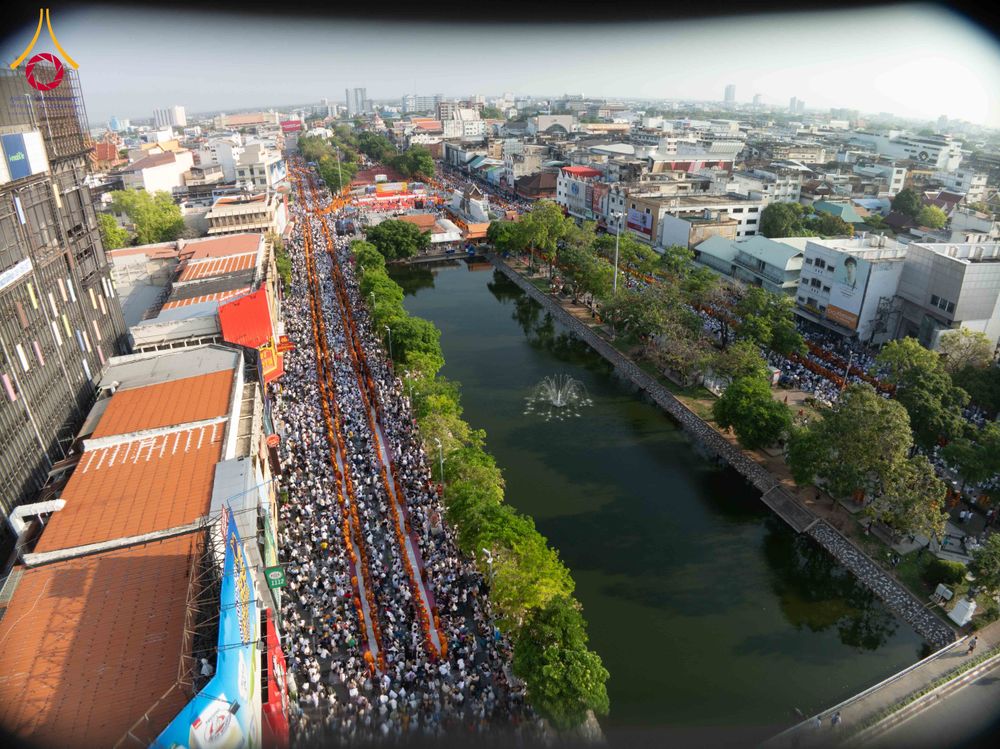 ภาพ No.312656:วันอาทิตย์ที่ 8 มีนาคม พ.ศ.2569 ทำบุญเมืองนครราชสีมา 558 ปี ตักบาตรพระ 10,000 รูป