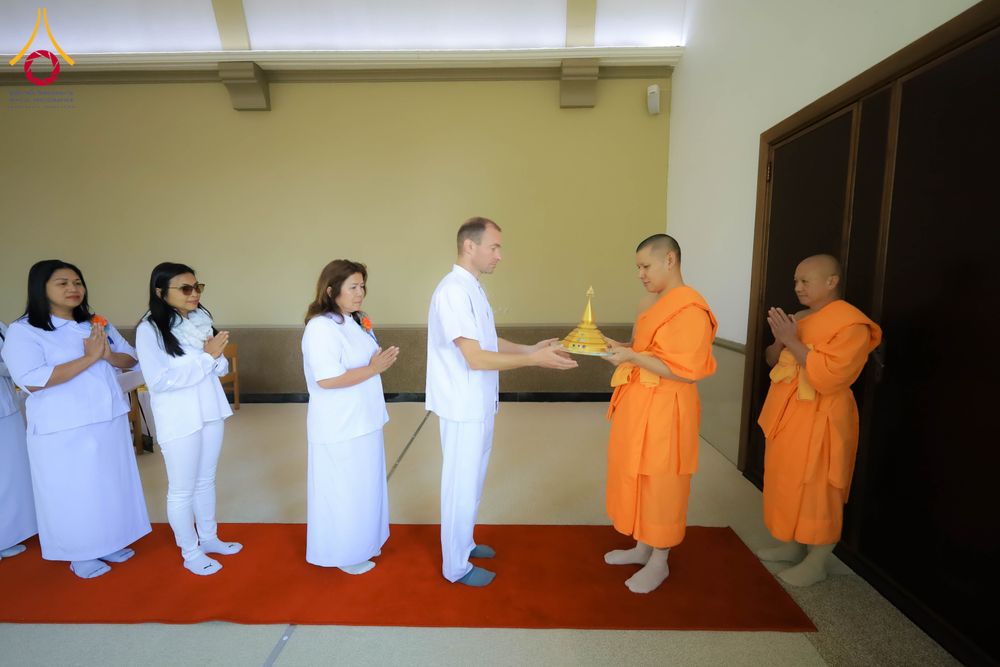 ภาพ No.328694:วันอาทิตย์ที่ 10 พฤษภาคม พ.ศ. 2569 พิธีสักการะพระบรมสารีริกธาตุ ณ วัดพระธรรมกายเบลเยียม