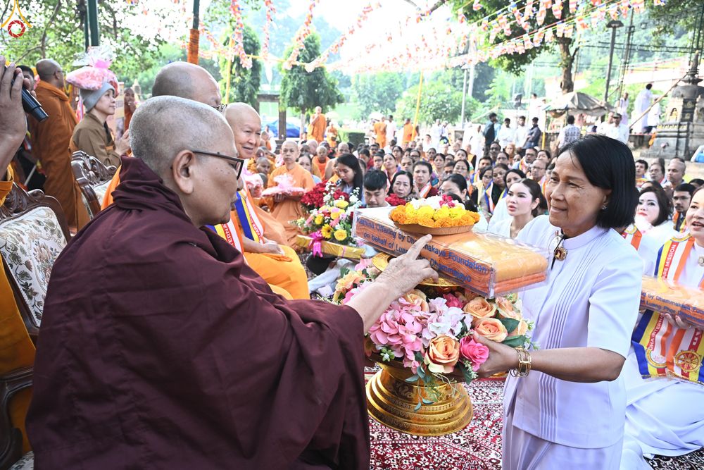 ภาพ No.278950:วันที่ 5 พฤศจิกายน 2568 กฐินสมทบวัดต่างประเทศ โดยคณะศิษยานุศิษย์ บูชาธรรม 81 ปี หลวงพ่อธัมมชโย ณ วัดมหาโพธิ์ เมืองพุทธคยา ถวายแด่  วัดพุทธนานาชาติเพื่อสวัสดิการสากล  (Buddha International Welfare Mission)  เมืองพุทธคยา ประเทศอินเดีย