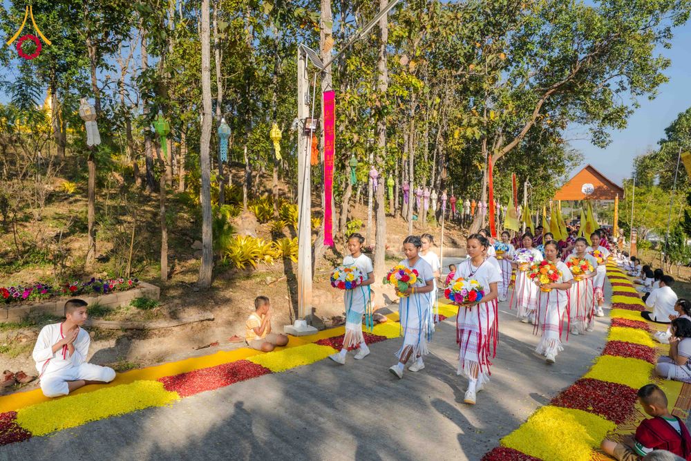 ภาพ No.308914:วันศุกร์ที่ 6 กุมภาพันธ์ พ.ศ.2569 พิธีอัญเชิญพระบรมสารีริกธาตุ เพื่อประดิษฐาน  ณ เจดีย์วัดทุ่งเจริญธรรม อ.อมก๋อย จ.เชียงใหม่