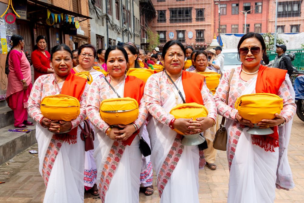 ภาพ No.313449:วันพฤหัสบดีที่ 12 มีนาคม พ.ศ. 2569 ขบวนแห่นาคธรรมทายาทในโครงการบรรพชาสามเณร 500 รูป  จาก นาคบาฮาล (Nagbahal) สู่จัตุรัสปาทัน (Patan Durbar Square) ประเทศเนปาล