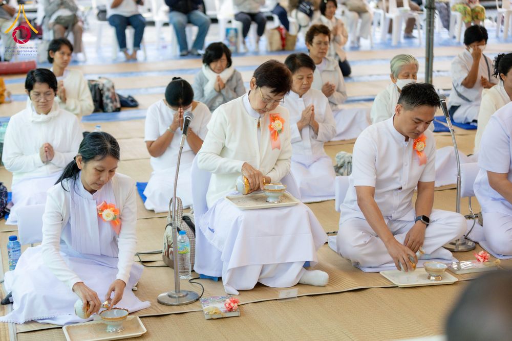 ภาพ No.290806:วันที่ 9 มกราคม พ.ศ. 2569 พิธีถวายภัตตาหารเป็นสังฆทาน แด่พระธรรมยาตรา ณ อนุสรณ์สถานคลองบางนางแท่น อ.สามพราน จ.นครปฐม ในโครงการธรรมยาตรา กตัญญูบูชา มหาปูชนียาจารย์ พระมงคลเทพมุนี(สด จนฺทสโร) พระผู้ปราบมาร อนุสรณ์สถาน 7 แห่ง ปีที่ 14