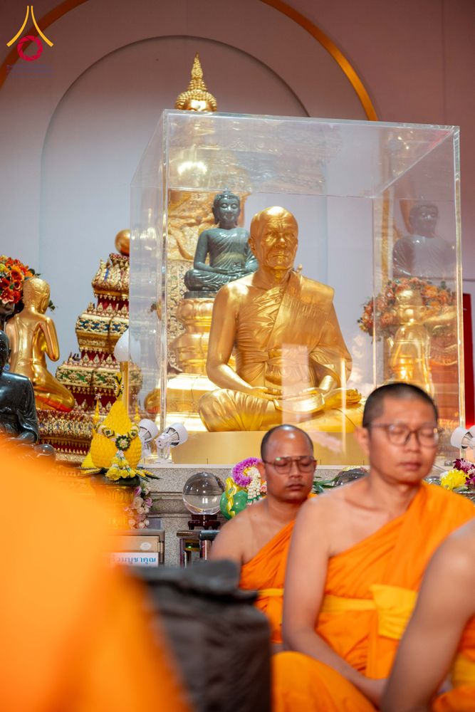 ภาพ No.294622:วันอาทิตย์ที่ 14 ธันวาคม พ.ศ.2568 พระธรรมยาตราปฏิบัติธรรมและถ่ายภาพหมู่ประวัติศาสตร์ ณ วัดสองพี่น้อง ต.ต้นตาล อ.สองพี่น้อง จ.สุพรรณบุรี ในโครงการธรรมยาตรา กตัญญูบูชา มหาปูชนียาจารย์ พระมงคลเทพมุนี(สด จนฺทสโร) พระผู้ปราบมาร อนุสรณ์สถาน 7 แห่ง ปีที่ 14