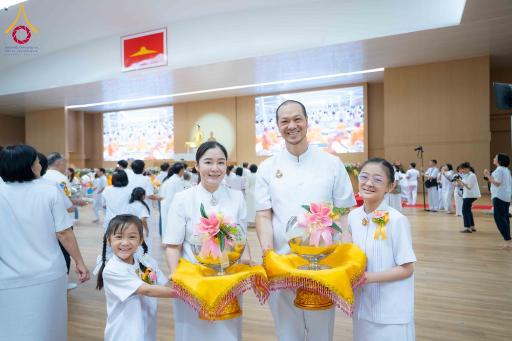 ภาพ No.310733:วันอาทิตย์ที่ 22 กุมภาพันธ์ พ.ศ. 2569 พิธีถวายโคมมาฆประทีป ณ ห้องแก้วสารพัดนึก 2 วัดพระธรรมกาย จ.ปทุมธานี