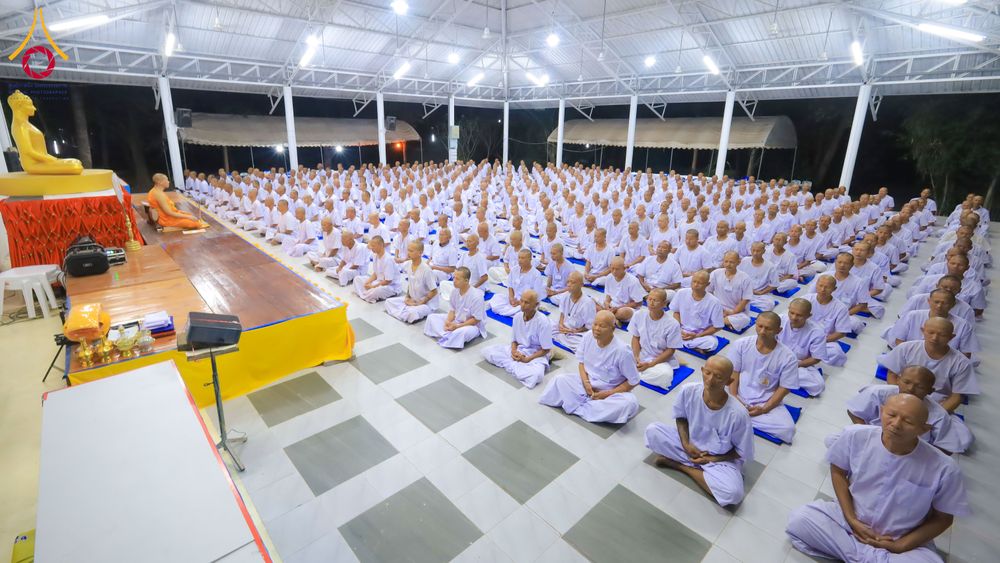 ภาพ No.285623:วันที่ 26-30  พฤศจิกายน พ.ศ. 2568  กิจกรรมสวดมนต์ นั่งสมาธิ ฟังธรรม ของนาคธรรมทายาท ในโครงการบวชบูชาธรรมมหาปูชนียาจารย์  ณ ศูนย์ปฏิบัติธรรมบุรีรัมย์ จ.บุรีรัมย์