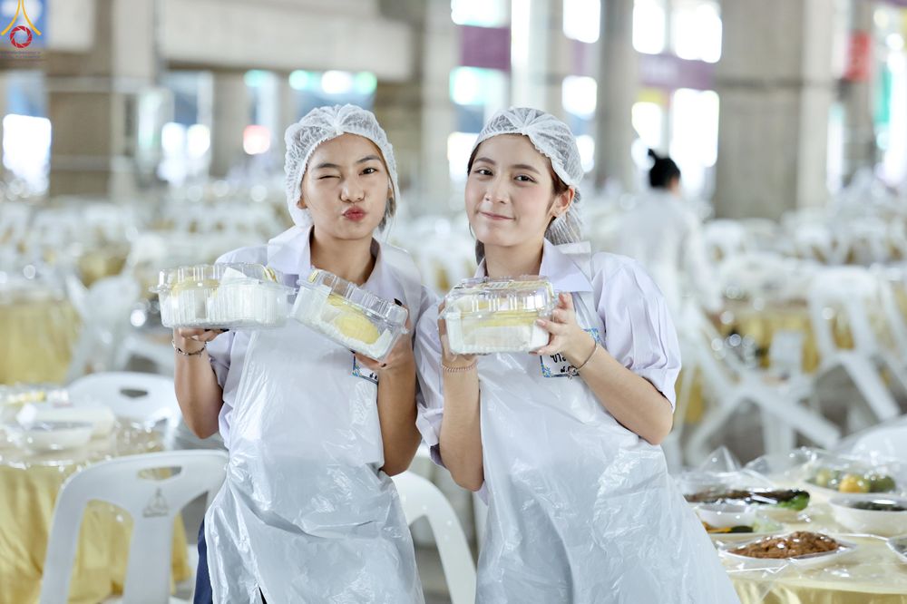 ภาพ No.323716:วันที่ 22 เมษายน พ.ศ.2569(วันคุ้มครองโลก) งานถวายมหาสังฆทาน 40,000 กว่าวัดทั่วประเทศ คณะสงฆ์ฉันภัตตาหารเพล