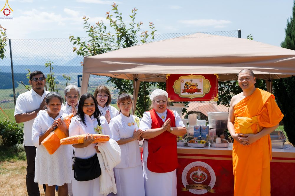 ภาพ No.286148:วันที่ 13 กรกฎาคม พ.ศ. 2568  พิธีทอดผ้าป่าฉลอง 13 ปี  วัดพระธรรมกายสวิตเซอร์แลนด์