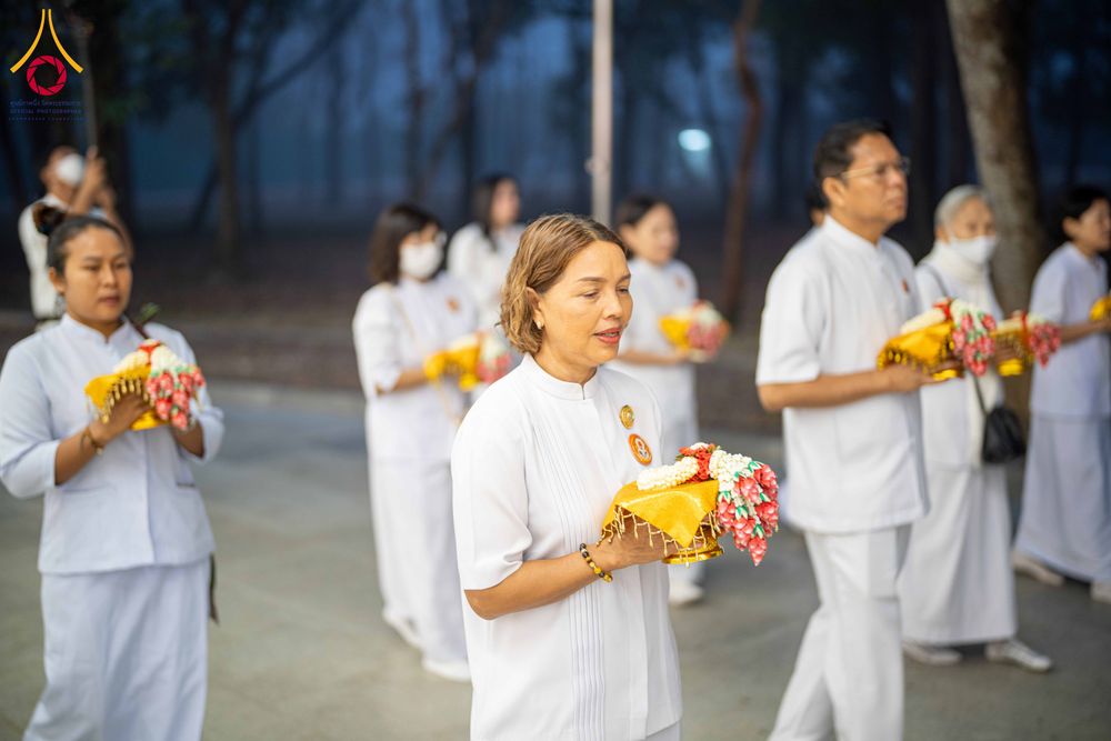 ภาพ No.298043:วันเสาร์ที่ 17 มกราคม พ.ศ. 2569 พิธีบรรพชาอุปสมบท โครงการอุปสมบทหมู่ บูชาธรรมครบ 117 ปี คุณยายอาจารย์มหารัตนอุบาสิกาจันทร์ ขนนกยูง  ณ อุโบสถพระไตรปิฎก วัดพระธรรมกาย