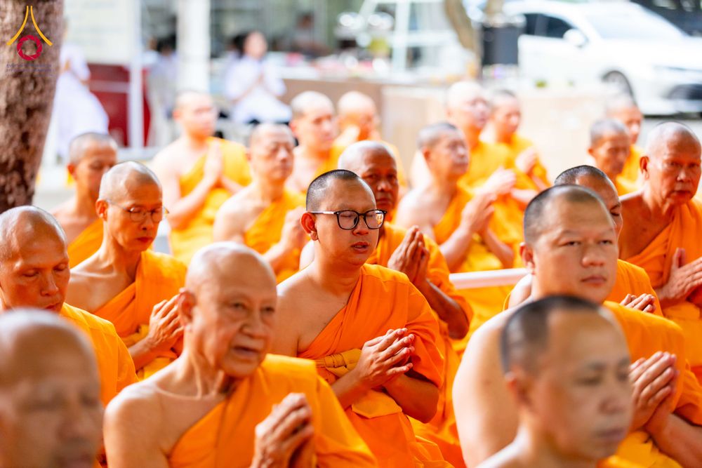 ภาพ No.316114:วันศุกร์ที่ 27 มีนาคม พ.ศ. 2569 พิธีบำเพ็ญกุศล คุณพ่อณรงค์ จินตมากุล  สิริอายุ 99 ปี 11 เดือน โยมบิดา พระครูปลัดรัตนวีรวัฒน์ (รังสฤษดิ์ อิทฺธิจินตโก) ที่ปรึกษาเจ้าคณะจังหวัดปทุมธานี เจ้าอาวาสวัดพระธรรมกาย  ณ ห้องปลูกศรัทธา 2 วัดพระธรรมกาย ปทุมธานี