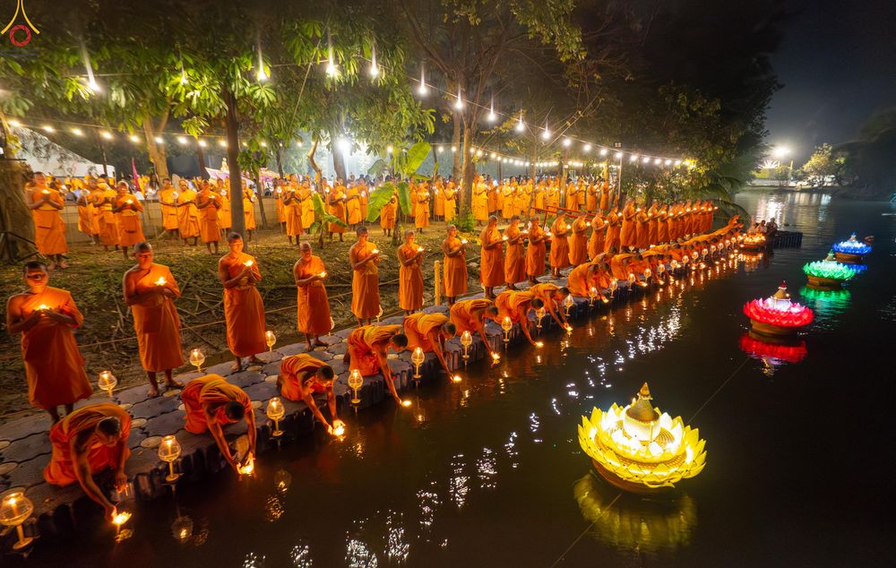 ภาพ No.292201:วันที่ 10 มกราคม พ.ศ. 2569 พิธีจุดประทีปถวายเป็นพุทธบูชา และบูชาธรรมมหาปูชนียาจารย์  ณ อนุสรณ์สถานคลองบางนางแท่น อ.สามพราน จ.นครปฐม ในโครงการธรรมยาตรา กตัญญูบูชา มหาปูชนียาจารย์ พระมงคลเทพมุนี(สด จนฺทสโร) พระผู้ปราบมาร อนุสรณ์สถาน 7 แห่ง ปีที่ 14