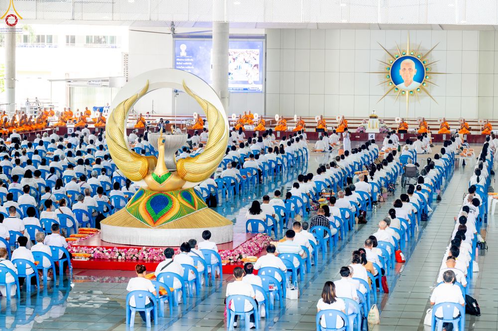 ภาพ No.328812:วันเสาร์ที่ 16 พฤษภาคม พ.ศ.2569 พิธีบุพเปตพลี ครั้งที่ 183 ร่วมอุทิศบุญแด่หมู่ญาติที่ล่วงลับไปแล้ว และสืบทอดอายุพระพุทธศาสนา ณ หอฉันคุณยายอาจารย์ฯ  วัดพระธรรมกาย