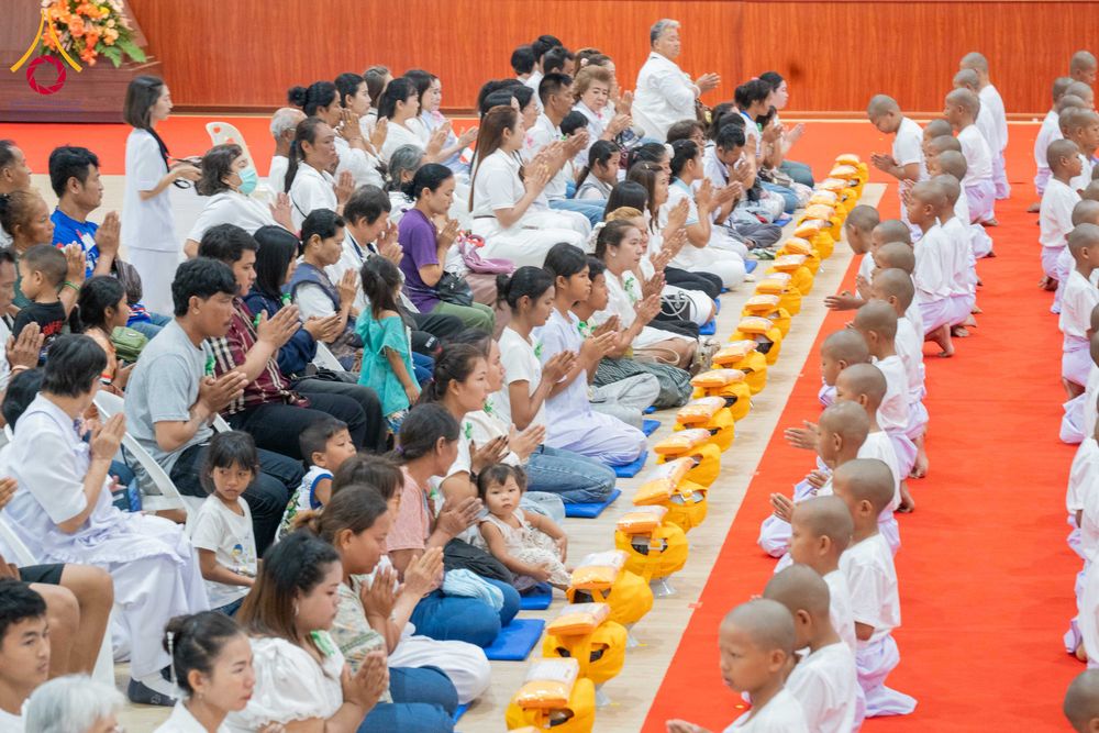 ภาพ No.318674:วันที่ 29 มีนาคม พ.ศ. 2569 พิธีเวียนประทักษิณ มอบผ้าไตร บรรพชาสามเณร  ณ ศูนย์อบรมเยาวชนกาญบุรี