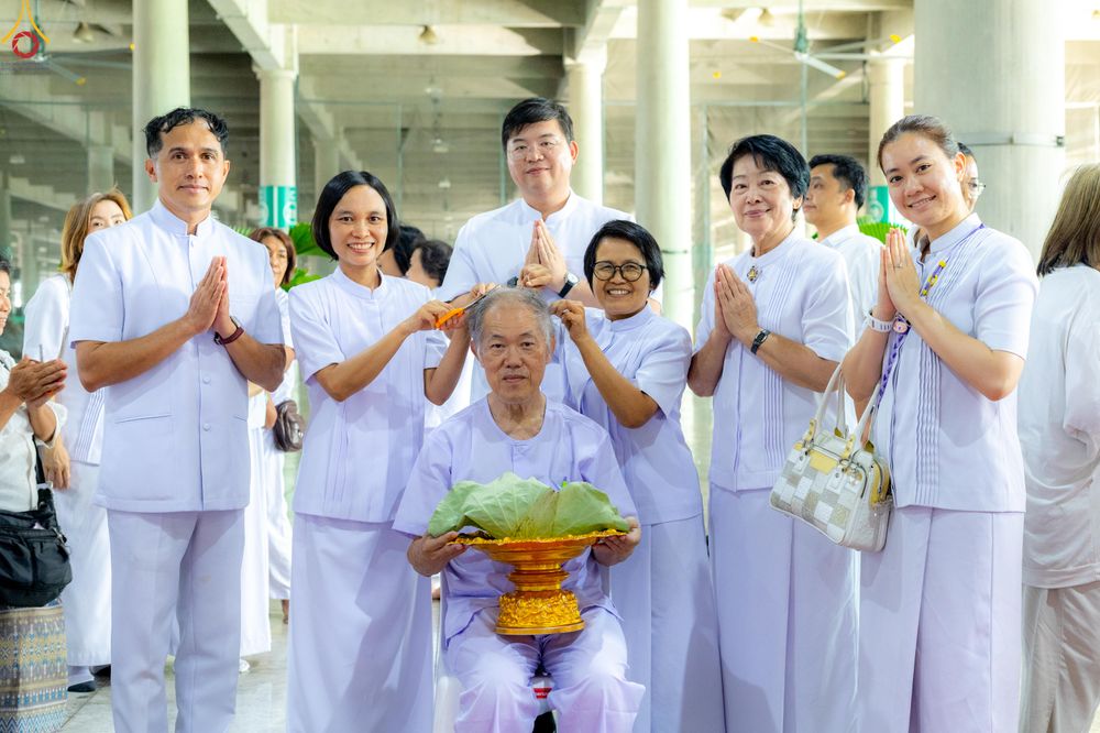 ภาพ No.333489:วันอาทิตย์ที่ 7 มิถุนายน พ.ศ.2569 พิธีตัดปอยผมและปลงผมนาคธรรมทายาท โครงการบรรพชาและอุปสมบทหมู่ธรรมทายาท รุ่นผู้บริหาร รุ่นที่ 16 ณ วิหารคด 11 วัดพระธรรมกาย