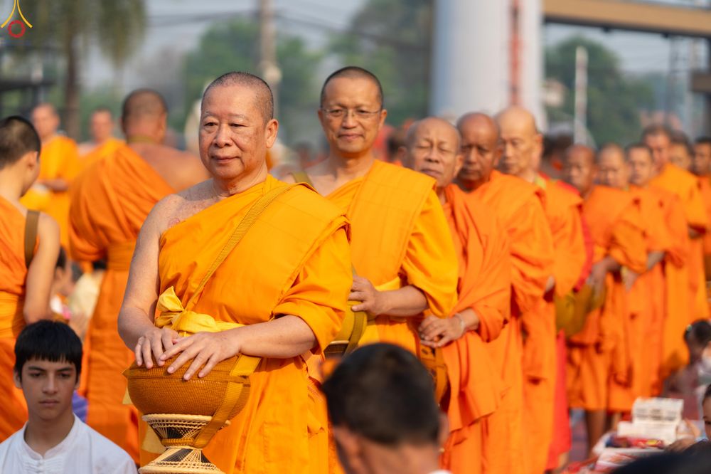 ภาพ No.321052:วันอาทิตย์ที่ 12 เมษายน พ.ศ 2569 พิธีตักบาตรปี๋ใหม่เมืองพระภิกษุสงฆ์ 339 รูป  อุทิศถวายพระราชกุศลสมเด็จพระนางสิริกิติ์  พระบรมราชินีนาถ พระบรมราชชนนีพันปีหลวง และฉลองเมืองแม่แตงครบรอบ 119 ปี ณ ลานโรงแรมแอร์ไดมอนด์ อำเภอแม่แตง จังหวัดเชียงใหม่