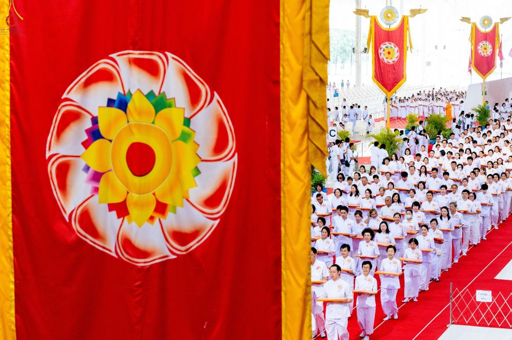 ภาพ No.345619:วันพฤหัสบดีที่ 27 สิงหาคม พ.ศ.2569 พิธีทอดผ้าป่าเพื่อถวายอุปกรณ์สื่อโสตทัศน์ อาคาร 82 ปี หลวงพ่อธัมมชโย พิธีทอดผ้าป่าสมทบกฐินวัดพระธรรมกาย และสมทบกฐิน 30,000 กว่าวัดทั่วไทย ครั้งที่ 1 ประจำปี พุทธศักราช 2569 ณ วัดพระธรรมกาย ปทุมธานี