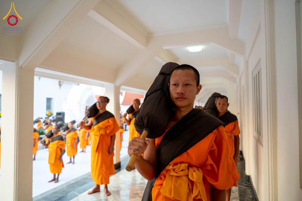 ภาพ No.297359:วันที่ 15 มกราคม พ.ศ.2569 พระธรรมยาตราปฏิบัติธรรมและถ่ายภาพหมู่ประวัติศาสตร์ อนุสรณ์สถานลำดับที่ 4 สถานที่เกิดด้วยกายธรรม  ณ วัดโบสถ์บน ต.บางคูเวียง จ.นนทบุรี ในโครงการธรรมยาตรา กตัญญูบูชา มหาปูชนียาจารย์ พระมงคลเทพมุนี(สด จนฺทสโร) พระผู้ปราบมาร อนุสรณ์ส