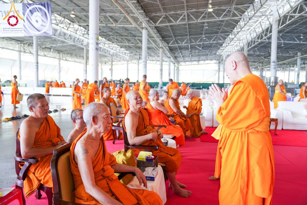 ภาพ No.316475:วันอาทิตย์ที่ 29 มีนาคม พ.ศ. 2569 พิธีทอดผ้าบังสุกุลและพิธีชำระร่าง โยมพ่อณรงค์ จินตมากุล  สิริอายุ 99 ปี 11 เดือน โยมบิดา พระครูปลัดรัตนวีรวัฒน์ (รังสฤษดิ์ อิทฺธิจินตโก) ที่ปรึกษาเจ้าคณะจังหวัดปทุมธานี เจ้าอาวาสวัดพระธรรมกาย  ณ ฌาปนสถานชั่วคราว ทางเข้า 