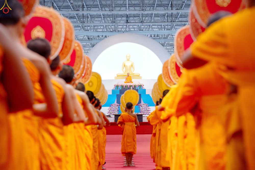ภาพ No.338939:วันอาทิตย์ที่ 12 กรกฎาคม พ.ศ.2569 พิธีมุทิตาผู้สอบได้เปรียญธรรม ประโยค 1-2 ถึง ป.ธ.9 และ บ.ศ.1-2 ถึง บ.ศ.6 สำนักศาสนศึกษาวัดพระธรรมกาย ประจำปี 2569, พิธีมอบตราตั้งแต่งตั้งอาจารย์ใหญ่ สำนักศาสนศึกษาวัดพระธรรมกาย