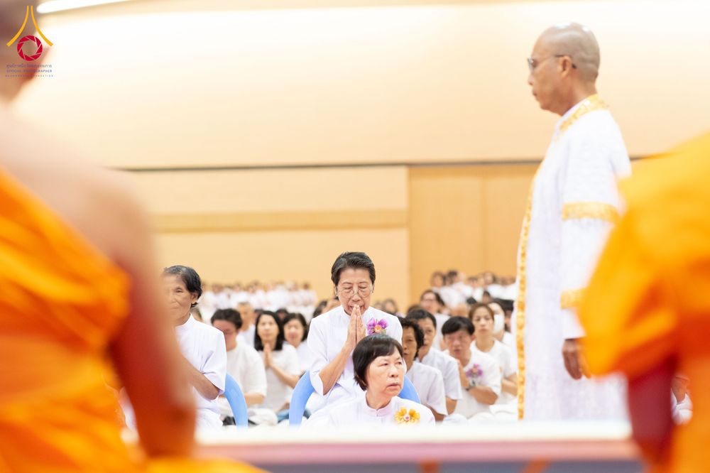 ภาพ No.330656:วันอาทิตย์ที่ 31 พฤษภาคม พ.ศ.2569 พิธีขอขมาผู้ปกครอง อุบาสกอุปสมบทอุทิศชีวิต 11 ท่าน  ณ ห้องแก้วสารพัดนึก 2 วัดพระธรรมกาย จังหวัดปทุมธานี