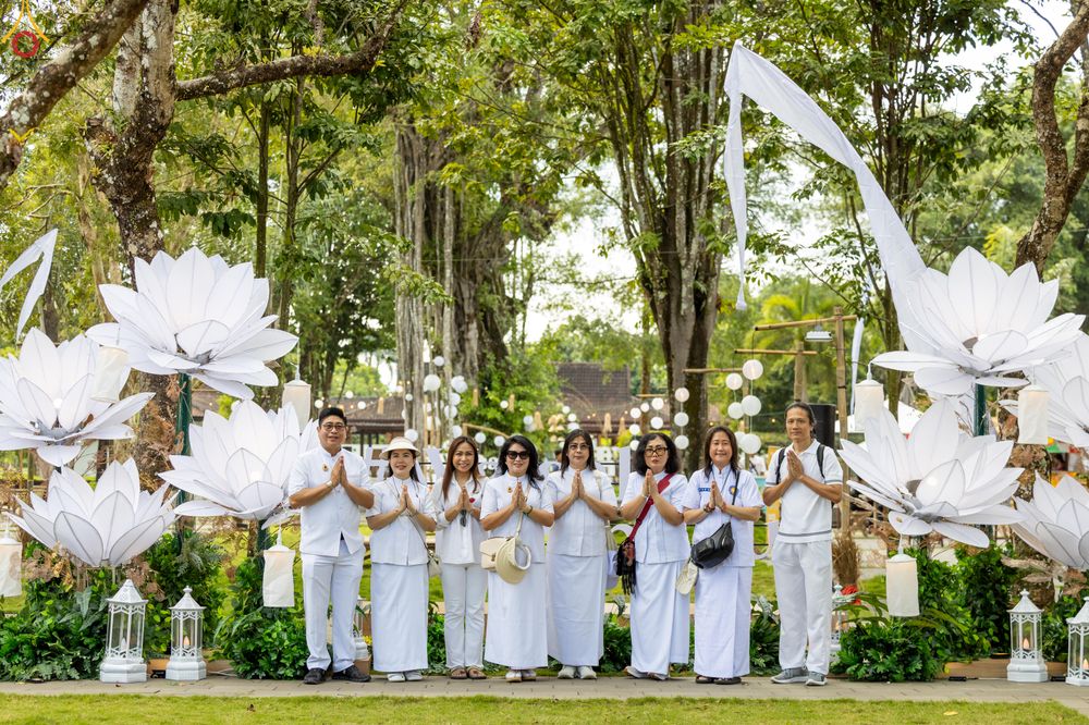ภาพ No.330060:วันที่ 27-29 พฤษภาคม พ.ศ.2569 MBMI Tangerang (Majelis Agama Buddha Mahanikaya) ได้มีการเตรียมงานเพื่อจัดงานวิสาขบูชานานาชาติ  ชึ่งในงานจะมีการจุดประทีปโคมลาน โคมลอย กว่า 20,000 ดวง  เพื่อน้อมถวายเป็นพุทธบูชา และเพื่อเป็นการกระชับสัมพันธมิตรภาพ