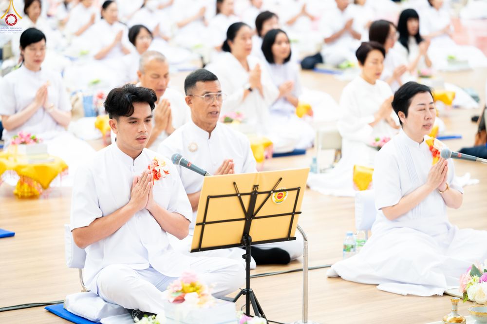 ภาพ No.329039:วันอาทิตย์ที่ 17 พฤษภาคม พ.ศ.2569 พิธีร่วมบุญการศึกษาพระภิกษุสามเณร (หนังสือบาลี นักธรรม ทางก้าวหน้า World-Pec) ณ ห้องแก้วสารพัดนึก 2 วัดพระธรรมกาย