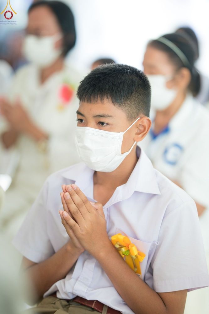 ภาพ No.70337:พิธีเจริญพระพุทธมนต์ ปฏิบัติธรรม มอบทุนการศึกษา ถวายสังฆทาน 139 วัด เพื่อถวายเป็นพุทธบูชา และขับเคลื่อนโครงการหมู่บ้านรักษาศีล 5 โดยคณะสงฆ์จังหวัดสุพรรณบุรี คณะศิษยานุศิษย์วัดพระธรรมกาย โครงการธรรมยาตรา ปีที่ 11 วันที่ 7 มกราคม พ.ศ. 2566 ณ ศูนย์ปฏิบัติธร