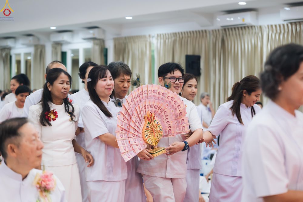 ภาพ No.331372:วันที่ 31 พฤษภาคม พ.ศ.2569 พิธีทอดผ้าป่าและตอกเสาเข็มมงคลต้นแรก องค์พระเจดีย์เพื่อสร้างสันติภาพโลก  ณ ธุดงคสถานพัฒนานิคม จังหวัดลพบุรี