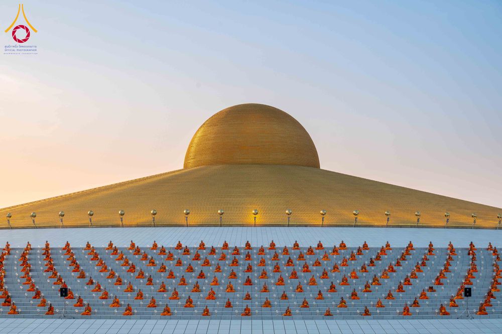 ภาพ No.312036:วันอังคารที่ 3 มีนาคม พ.ศ.2569 พิธีเวียนประทักษิณและจุดมาฆประทีป ณ ลานธรรมพระมหาธรรมกายเจดีย์ วัดพระธรรมกาย