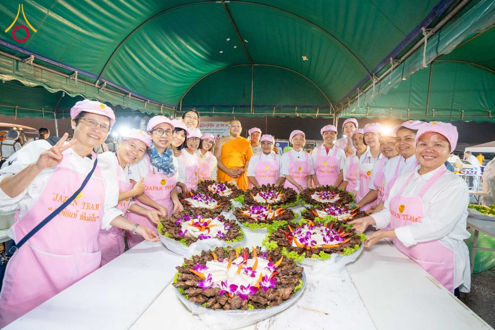 ภาพ No.299115:วันที่ 21 มกราคม พ.ศ. 2569 พิธีถวายภัตตาหารเป็นสังฆทาน แด่พระธรรมยาตรา ณ อนุสรณ์สถานบางปลา วัดบางปลา อำเภอบางเลน จังหวัดนครปฐม ในโครงการธรรมยาตรา กตัญญูบูชา มหาปูชนียาจารย์ พระมงคลเทพมุนี(สด จนฺทสโร) พระผู้ปราบมาร อนุสรณ์สถาน 7 แห่ง ปีที่ 14