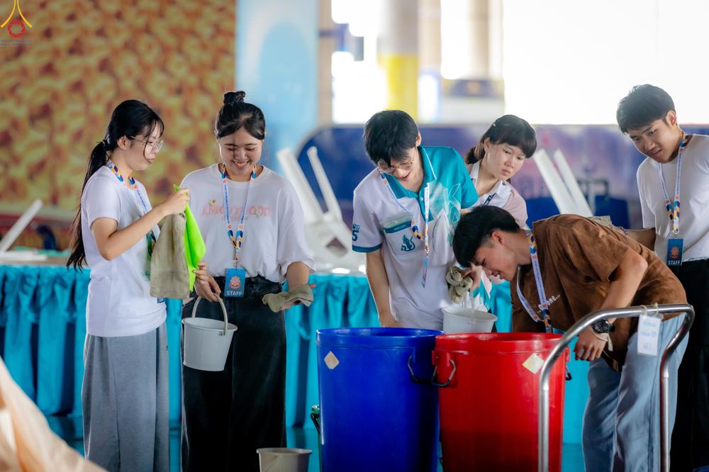 ภาพ No.325502:วันที่ 21-22 เมษายน พ.ศ.2569 การอบรมจิตอาสาเพื่อจัดเตรียมภัตตาหาร และจัดงานถวายมหาสังฆทานแด่ คณะสงฆ์ 40,000 กว่าวัดทั่วประเทศ ณ วัดพระธรรมกาย